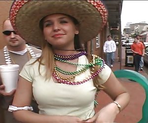 کامل با خودم! کانال صکسی تلگرام تا به رابطه جنسی با شوهر و طول می کشد دوش