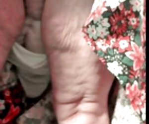 در یک لباس صورتی گرد و می درخشد در لينك كانال سكسى کون, کون, پسر